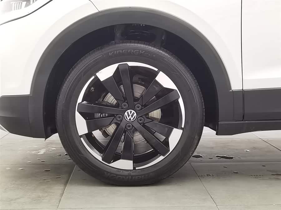 Volkswagen Tacqua 2020 car image #18