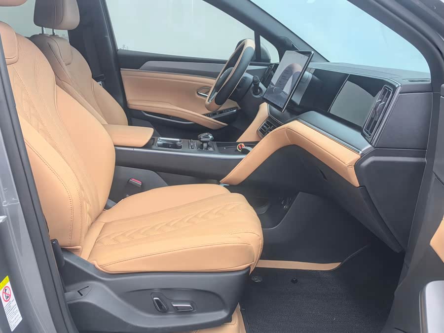 BYD SongL DM-i 2025 car image #18