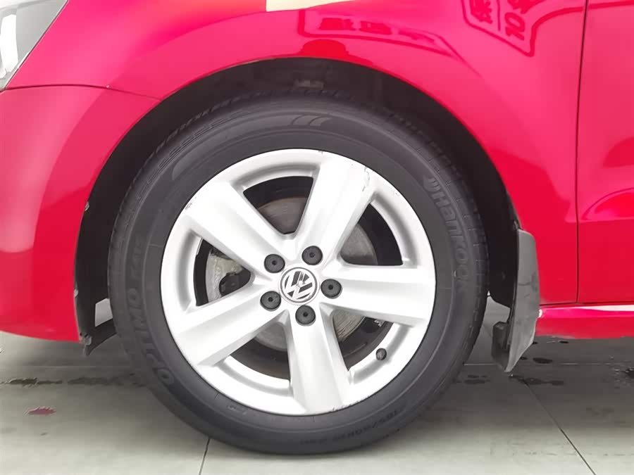 Volkswagen Polo 2012 car image #18