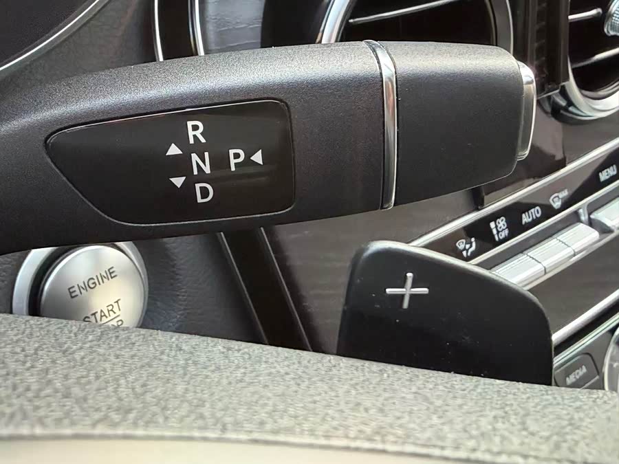 Mercedes-Benz C Class 2015 car image #18