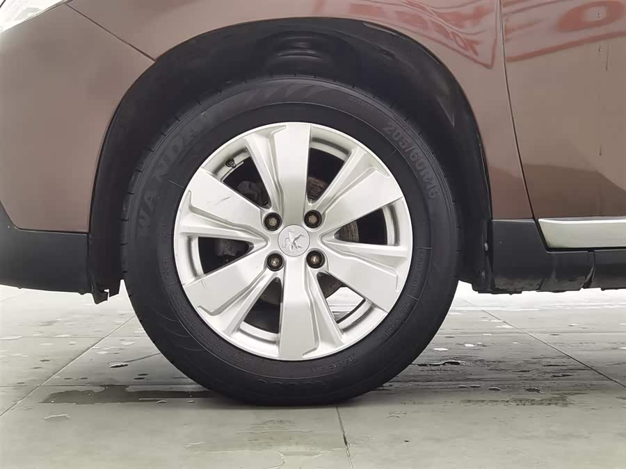 Peugeot 2008 2014 car image #18