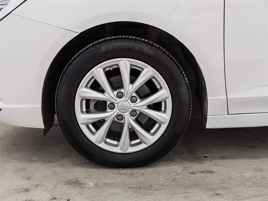 Roewe i5 2020 car image #18