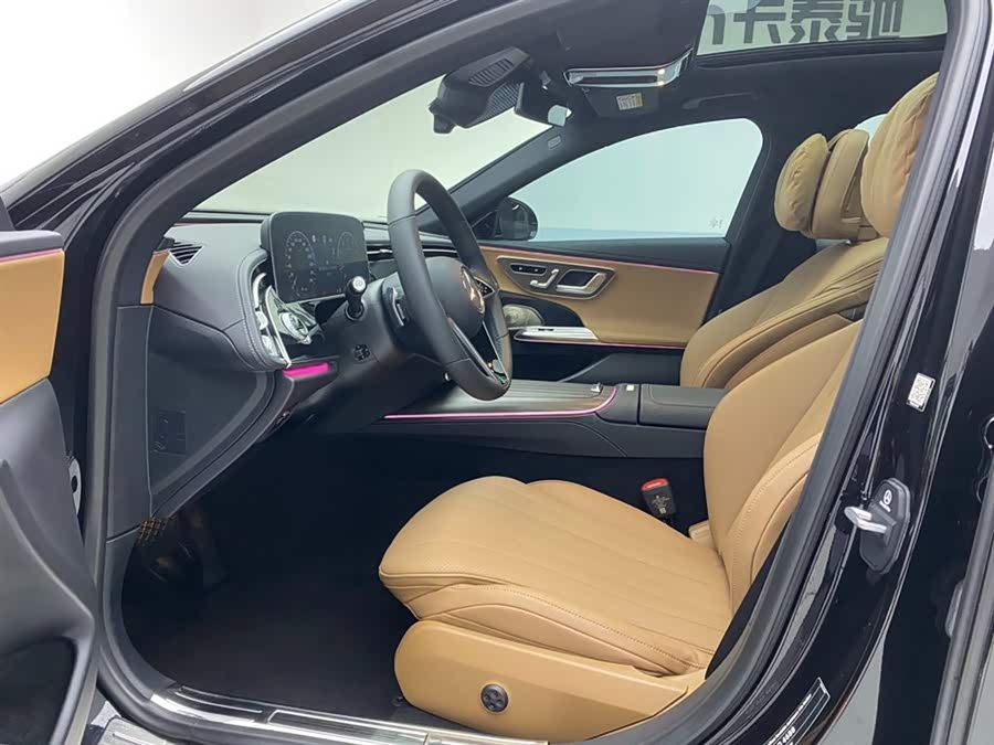 Mercedes-Benz E Class 2024 car image #18