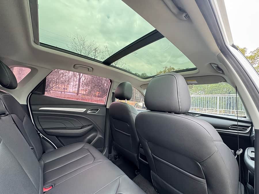 Roewe RX3 2021 изображение автомобиля #18