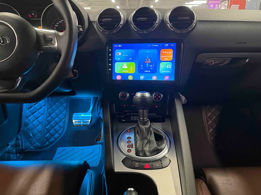 Audi TT 2012 car image #18