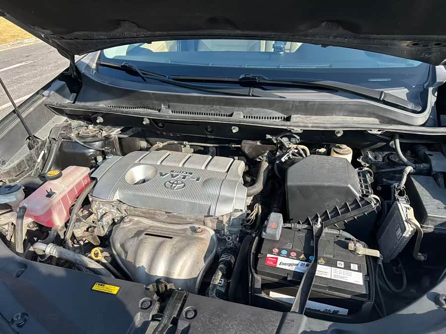 Toyota RAV4 2014 изображение автомобиля #18