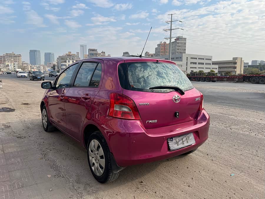 Toyota Yaris 2011 imagen de coche #18