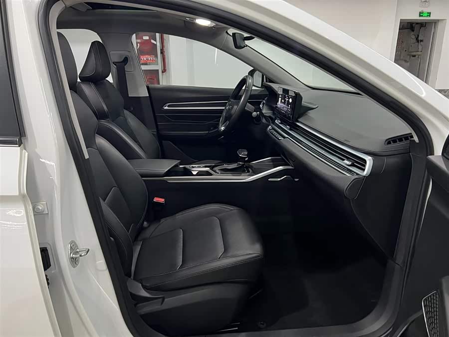GEELY Emgrand 2022 #18 GEELY Emgrand 2022 car image #18