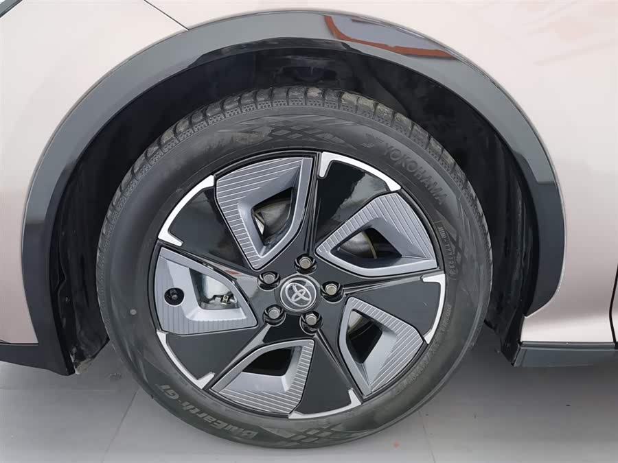 Toyota bZ3 2023 immagine di auto #18