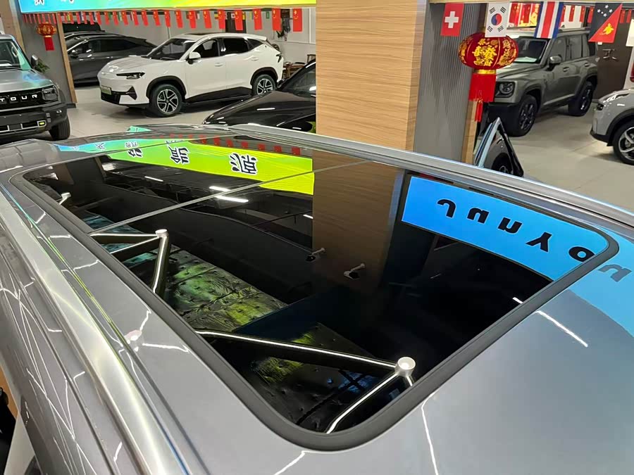 BYD SongL DM-i 2024 #18 BYD SongL DM-i 2024 car image #18