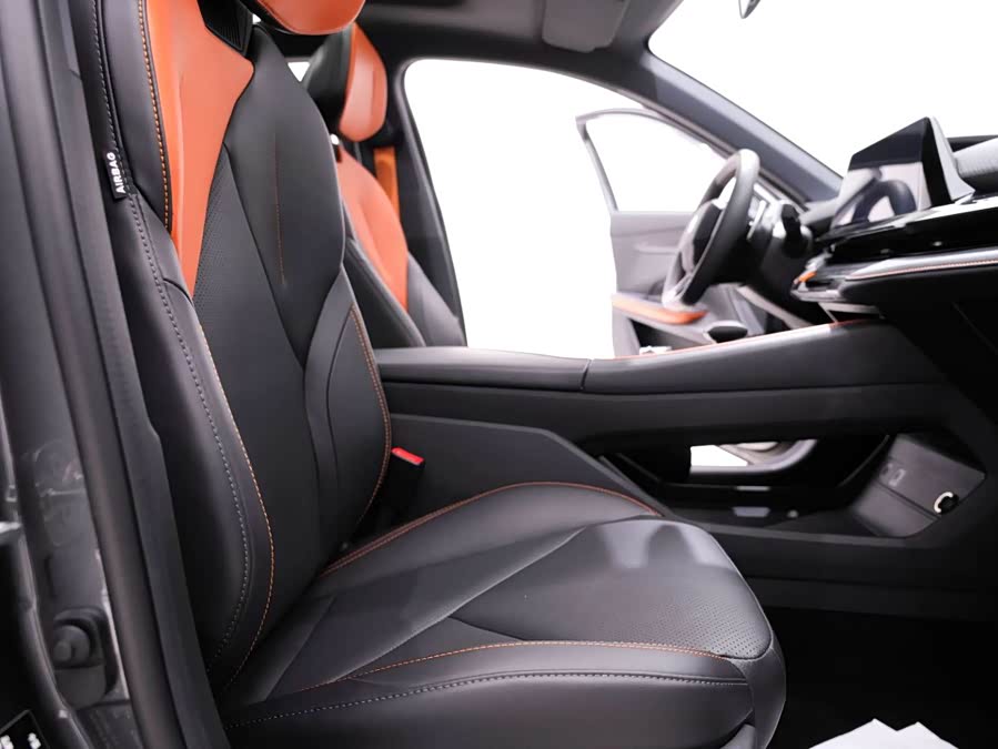 Changan UNI-V 2023 car image #18