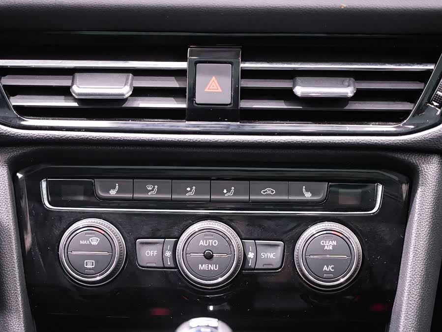 Volkswagen Tharu 2020 car image #18