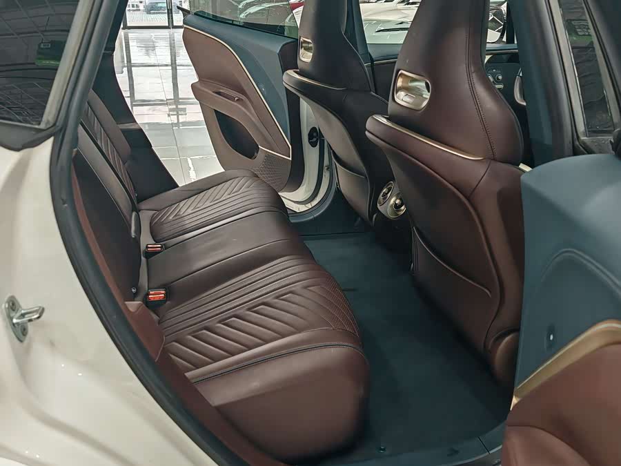 Avatr 11 2023 car image #18