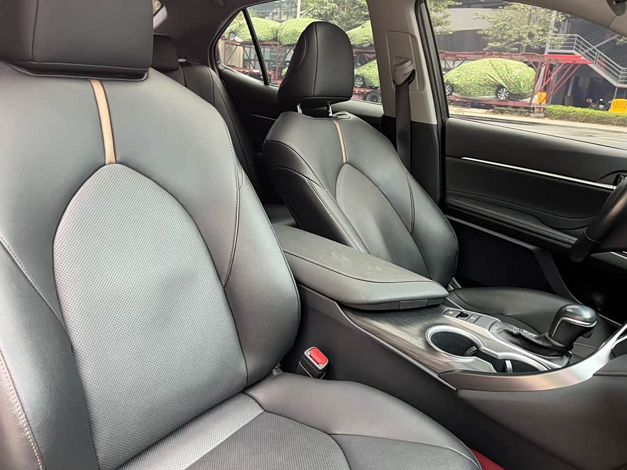 Toyota Camry 2023 car image #18