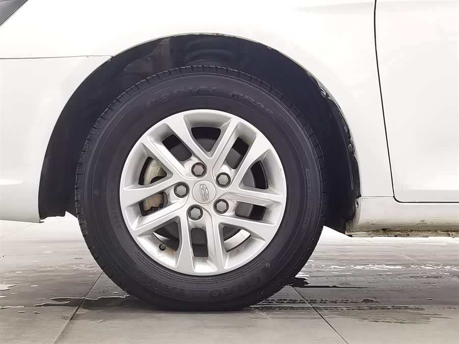 GEELY Emgrand 2017 car image #18