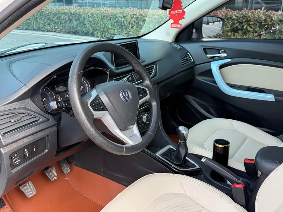 Changan Alsvin V7 2016 car image #18