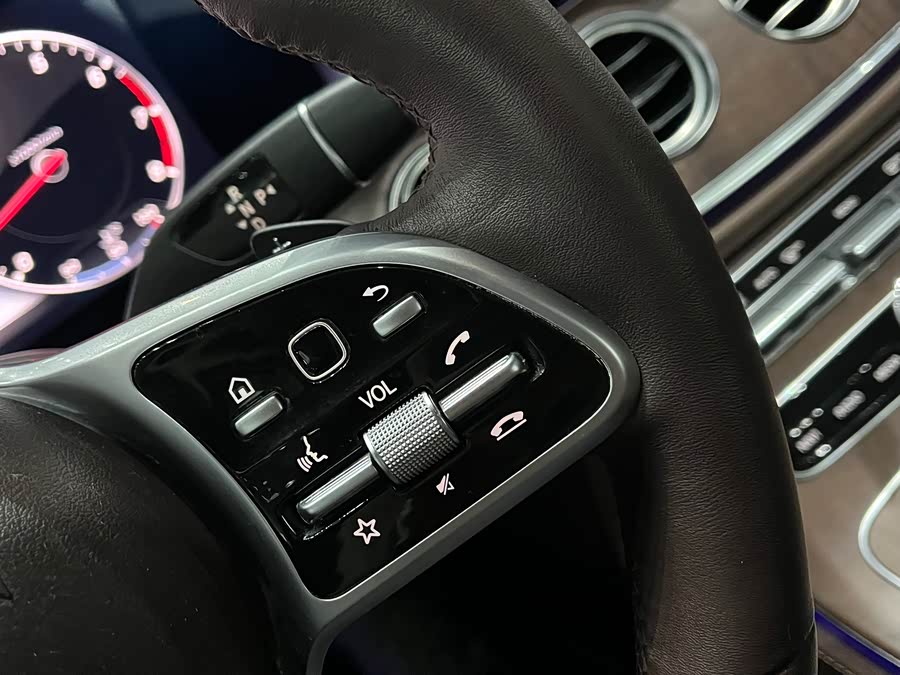 Mercedes-Benz E Class 2020 car image #18