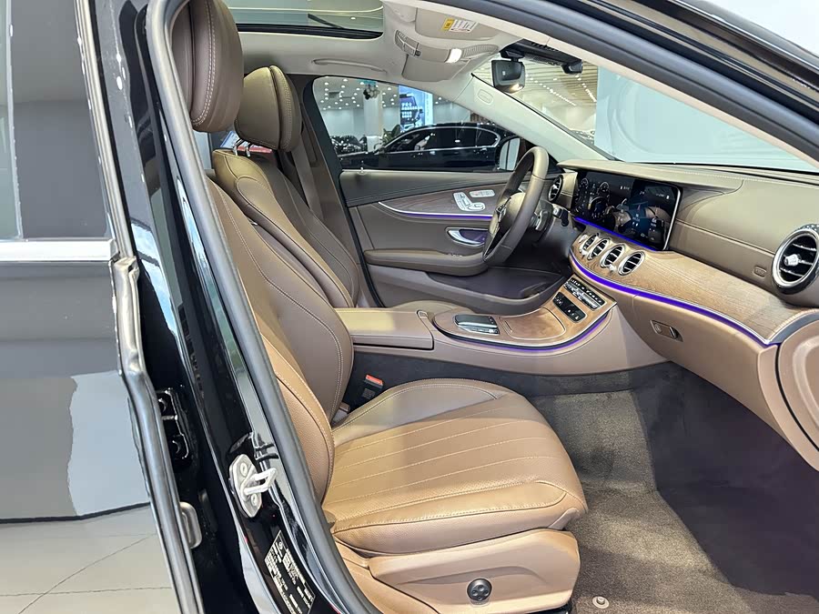 Mercedes-Benz E Class 2023 car image #18