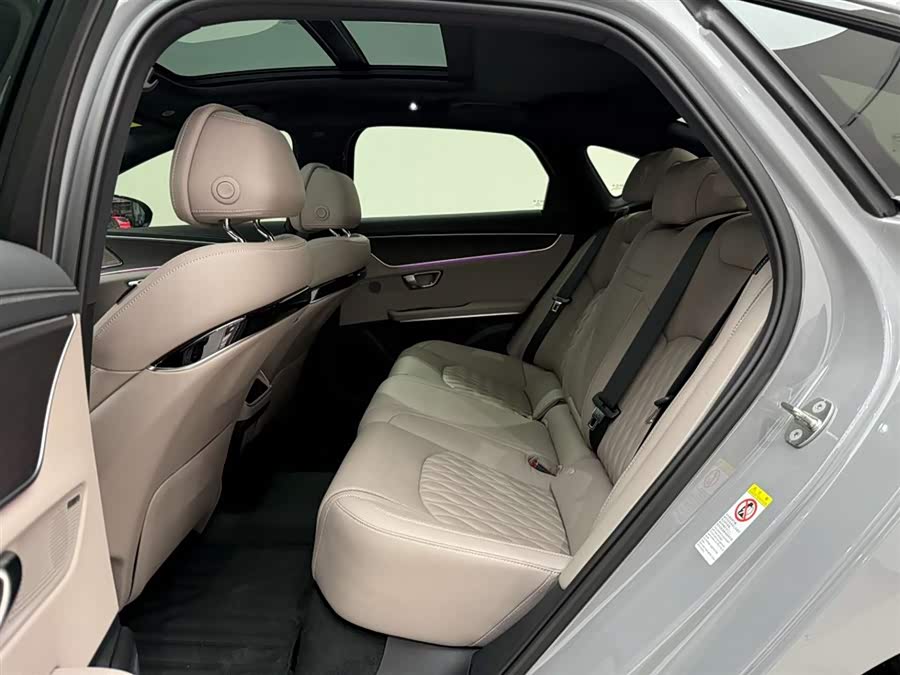 BYD Han 2024 car image #18
