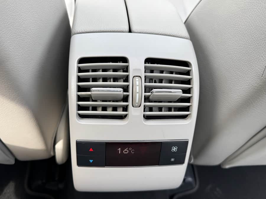 Mercedes-Benz GLK Class (Imported) 2011 immagine di auto #18