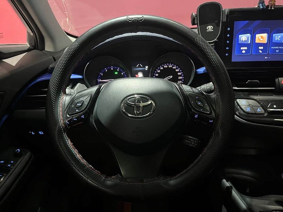 Toyota C-HR 2023 immagine di auto #18