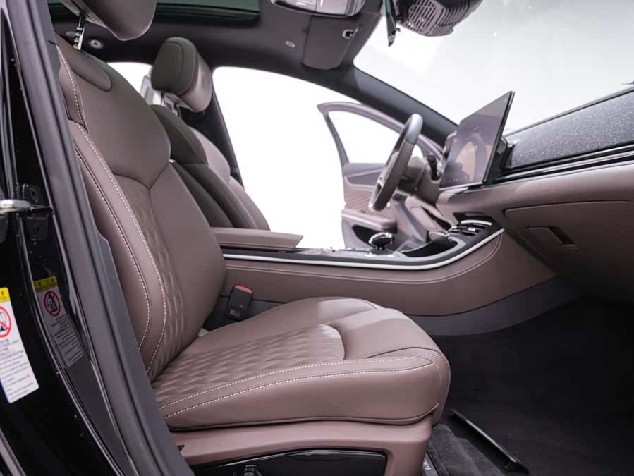 BYD Han 2024 car image #18