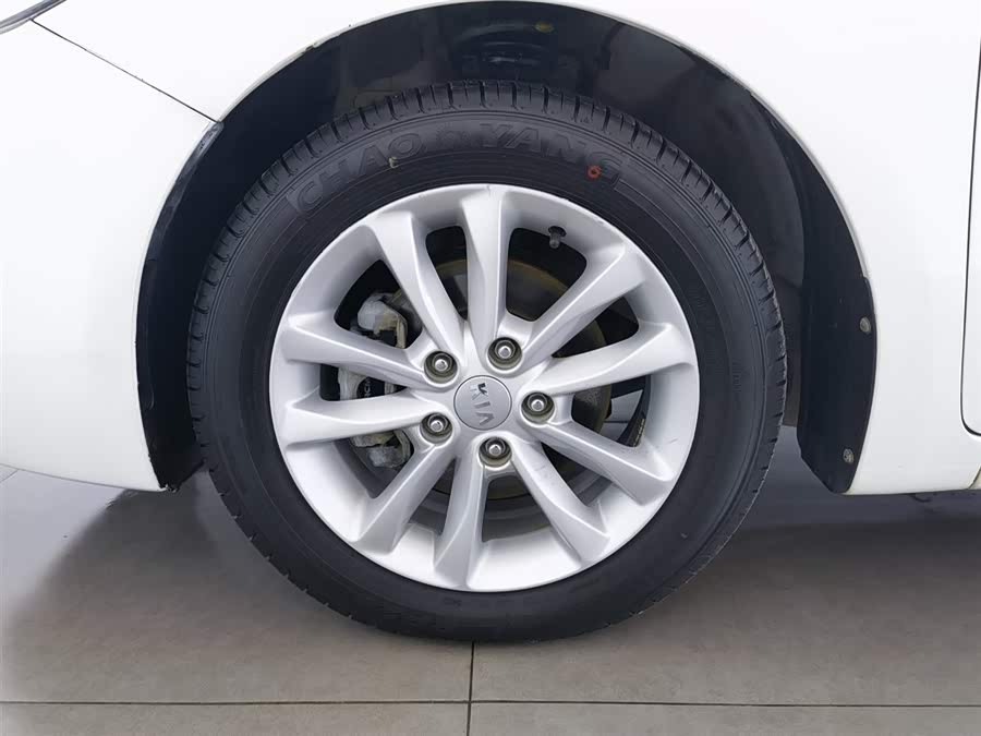 Kia K3 2017 car image #18