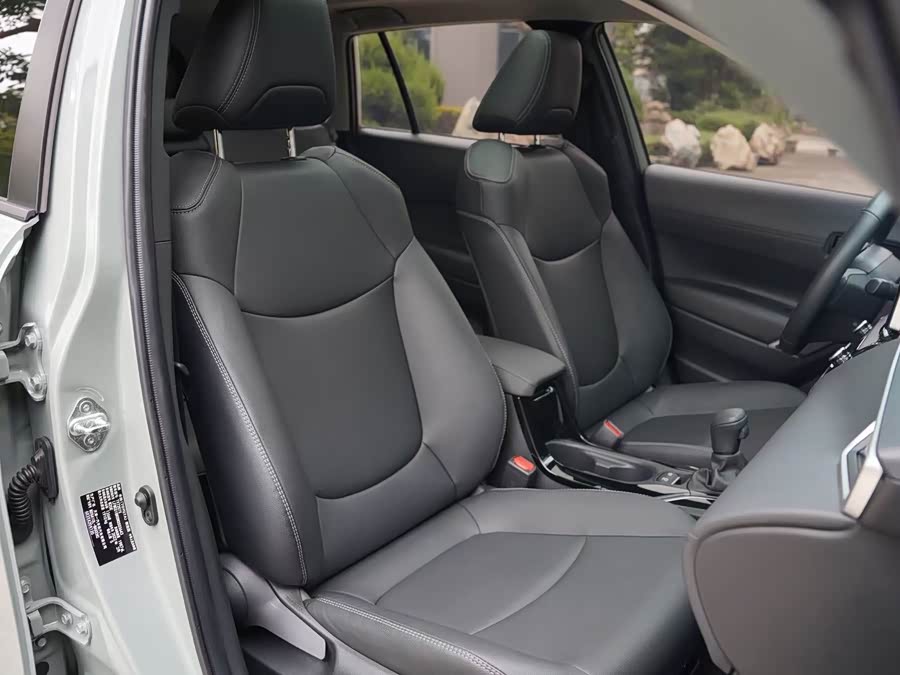 Toyota Corolla Cross 2022 immagine di auto #18