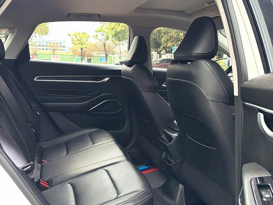 GEELY Emgrand 2021 car image #18