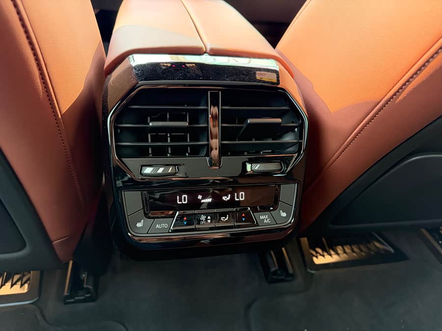 BMW iX M60 2023 #18 BMW iX M60 2023 car image #18