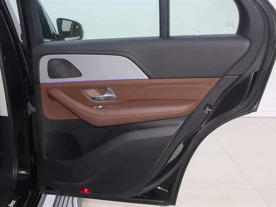 Mercedes-Benz GLE Class 2024 car image #18