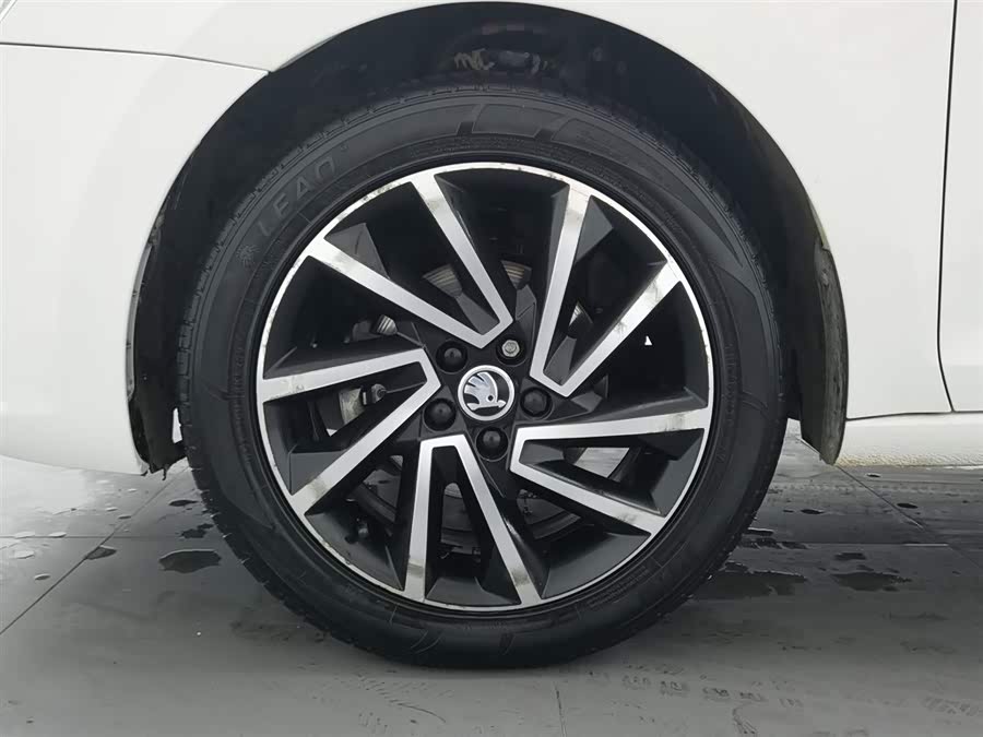 Skoda Rapid 2020 immagine di auto #18