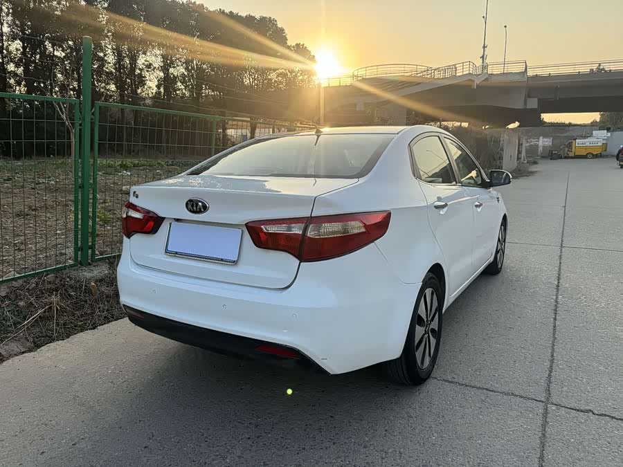 Kia K2 2013 image de voiture #18