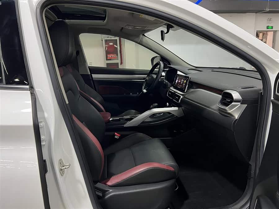 GEELY Coolray 2021 car image #18