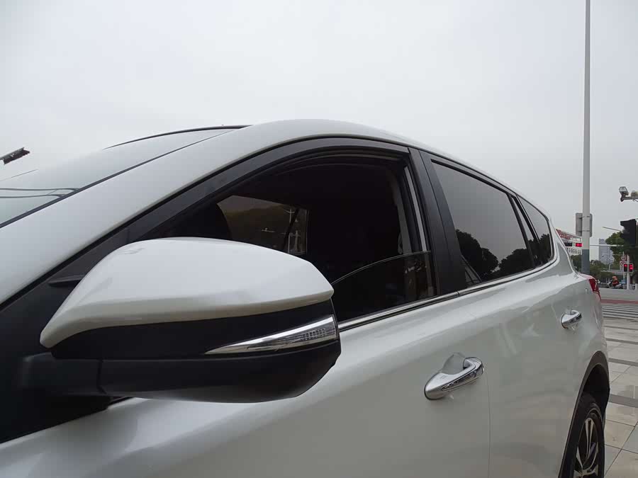Toyota RAV4 2015 car image #18