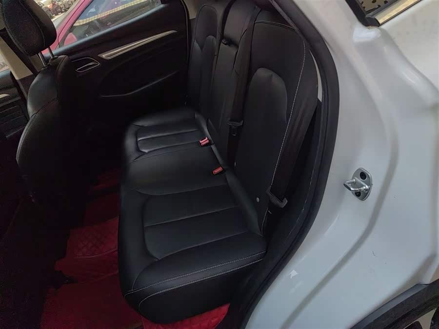 Roewe RX3 2019 изображение автомобиля #18