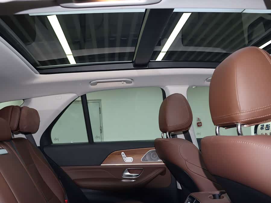 Mercedes-Benz GLE Class 2025 car image #18