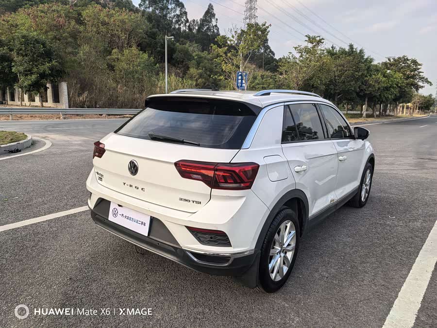 Volkswagen T-Roc 2020 car image #18