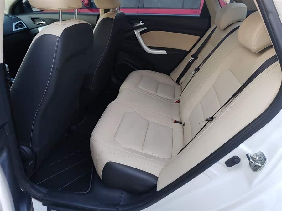 Changan Alsvin V7 2017 car image #18