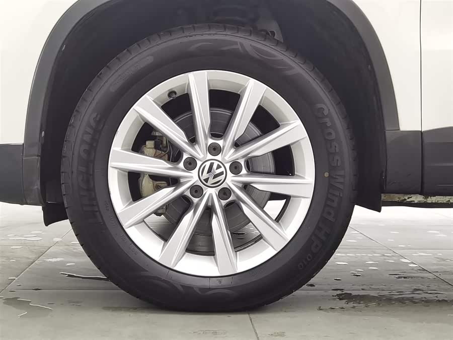 Volkswagen Tiguan 2019 car image #18