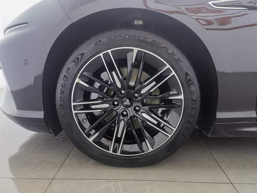 哪吒汽车 哪吒S 2023 汽车图片 #18