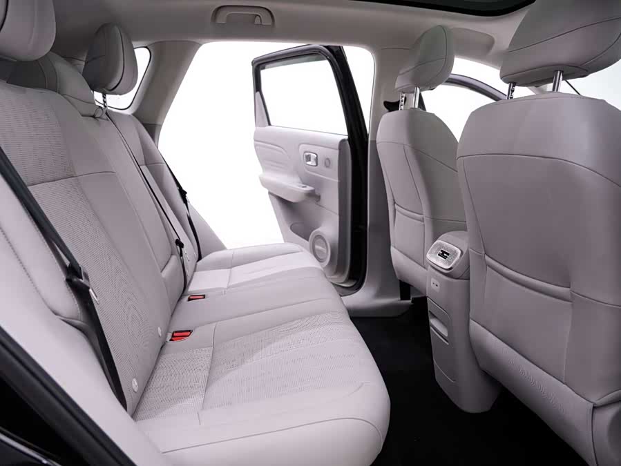 零跑汽车 零跑B10 2025 汽车图片 #18