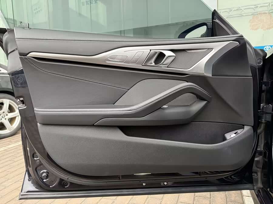 BMW 8 Series 2021 car image #18