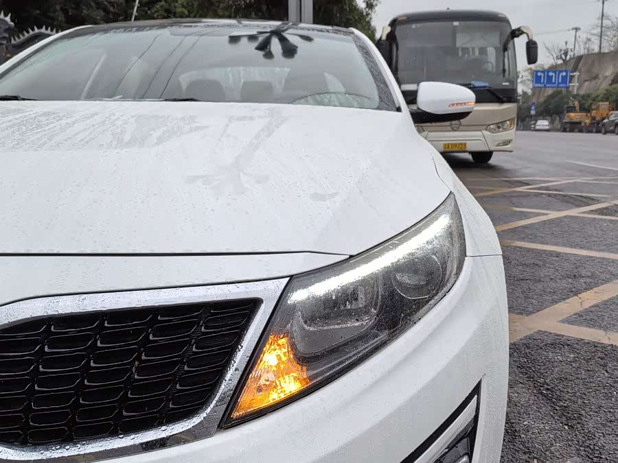 Kia K5 2015 car image #18