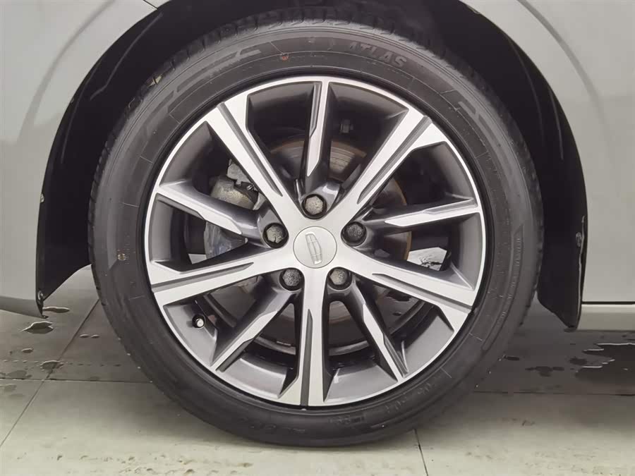 GEELY Emgrand 2017 car image #18