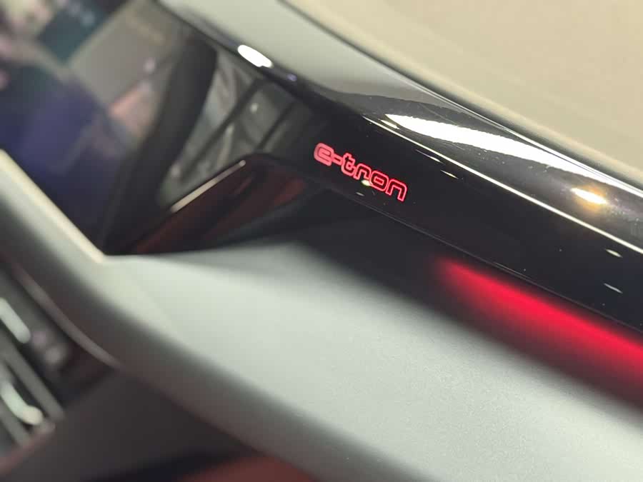 Audi e-tron GT 2024 image de voiture #18