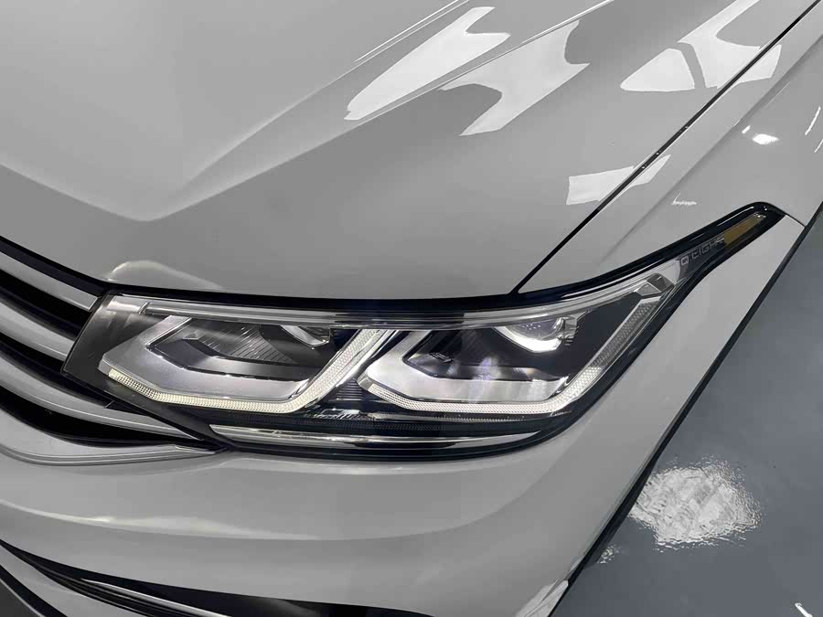 Volkswagen Tiguan L 2024 immagine di auto #18