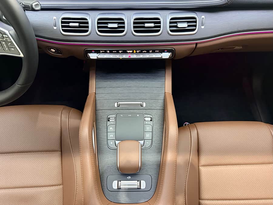 Mercedes-Benz GLE Class 2024 car image #18