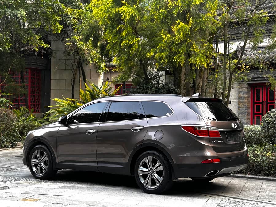 Hyundai Grand Santa Fe 2015 car image #18