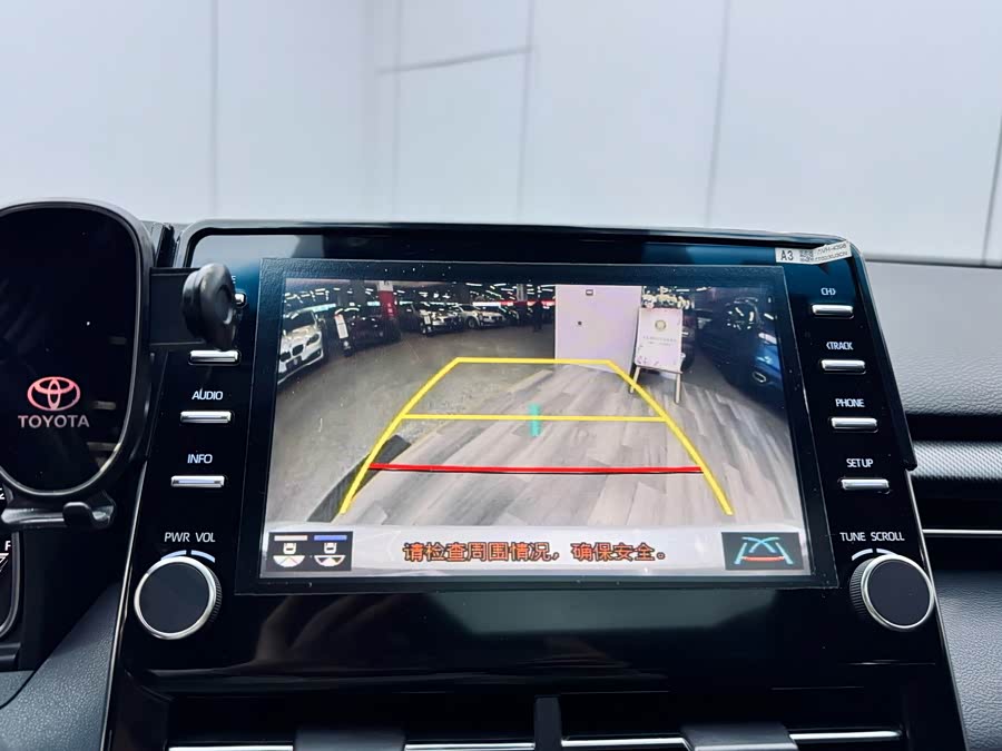 Toyota Avalon 2022 car image #18